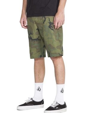 VOLCOM Men's Relaxed Chino Shorts - Olive Camo